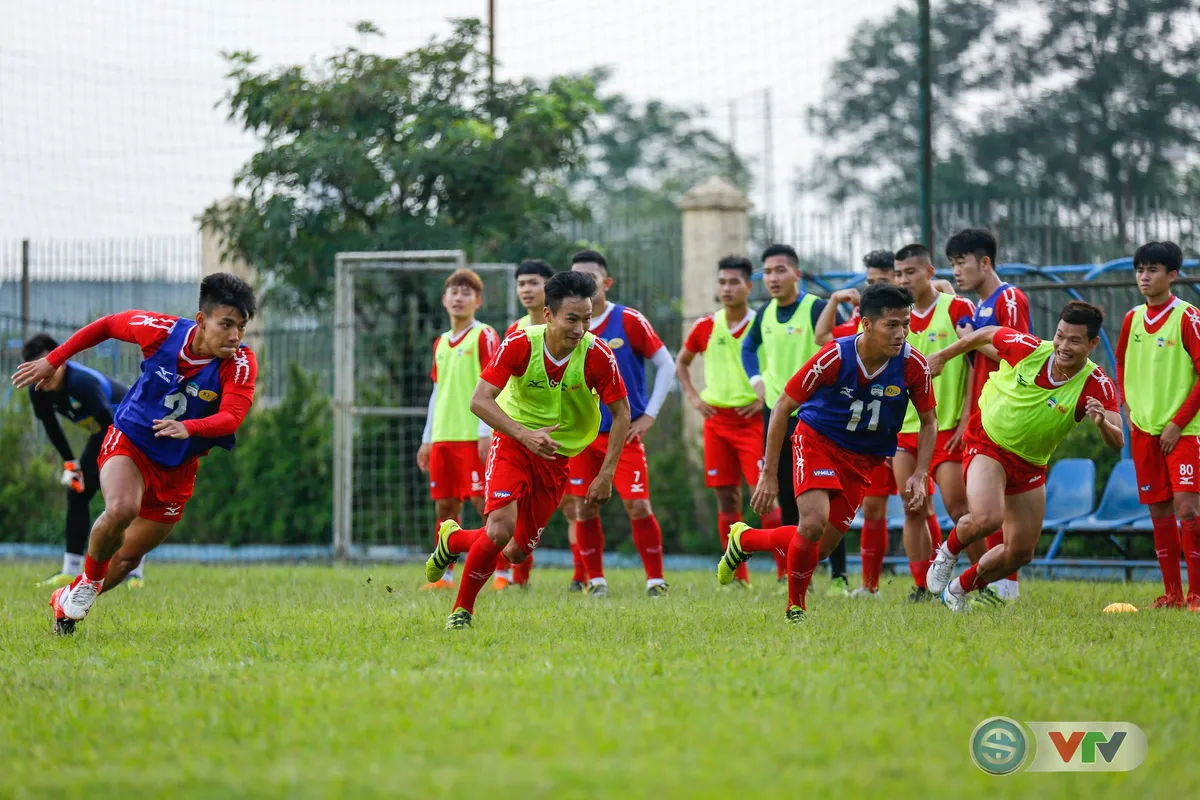 ẢNH: Xuân Trường, Công Phượng tươi như hoa trong buổi tập trước trận gặp CLB Hà Nội - Ảnh 3.