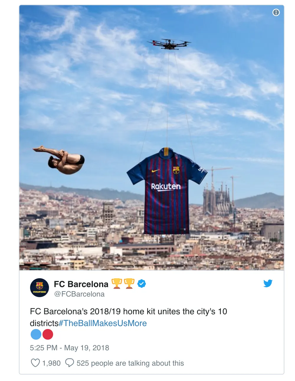 Barcelona trình làng áo đấu mới tại... bể bơi. - Ảnh 3.