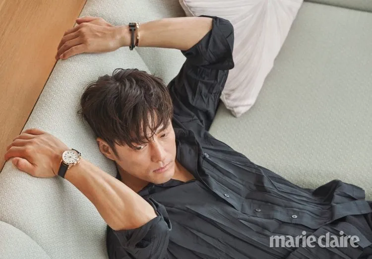 Ji Jin Hee đầy sức hút ở tuổi U50 - Ảnh 4.