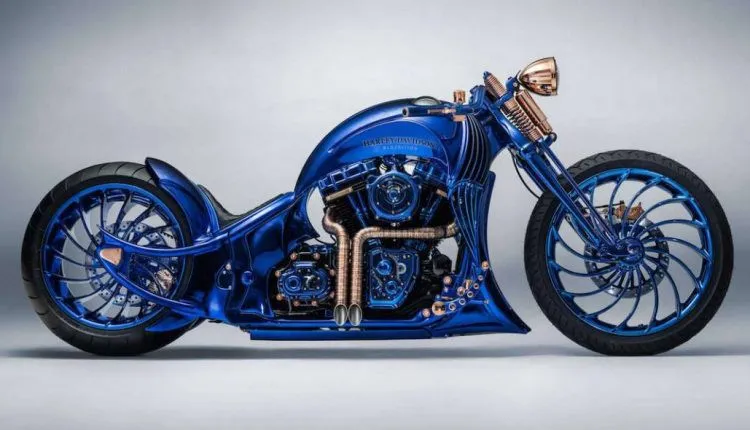 Harley-Davidson Blue Edition: Quái thú mô tô có giá đắt hơn cả một siêu xe Ferrari - Ảnh 1.