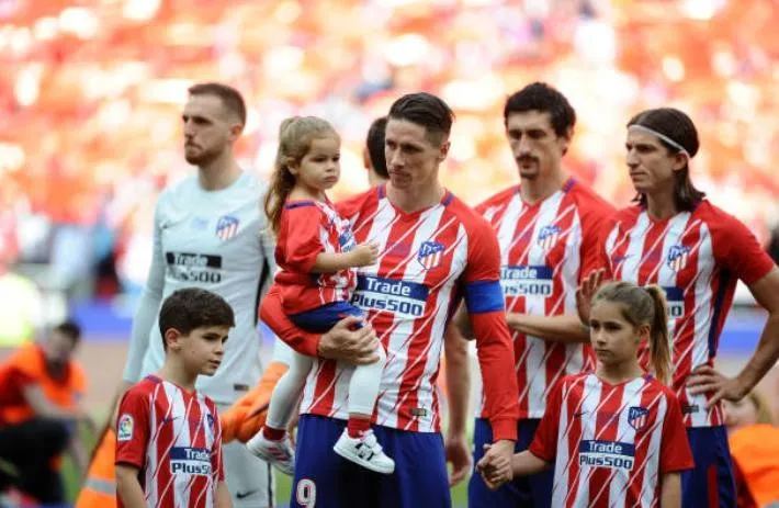 Những hình ảnh không thể nào quên trong ngày Fernando Torres chia tay A. Madrid - Ảnh 1. Những hình ảnh không thể nào quên trong ngày Fernando Torres chia tay A. Madrid - Ảnh 1.