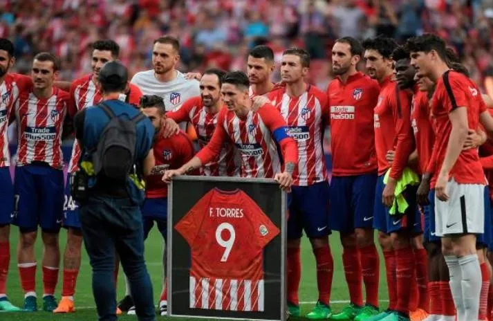 Những hình ảnh không thể nào quên trong ngày Fernando Torres chia tay A. Madrid - Ảnh 10. Những hình ảnh không thể nào quên trong ngày Fernando Torres chia tay A. Madrid - Ảnh 10.