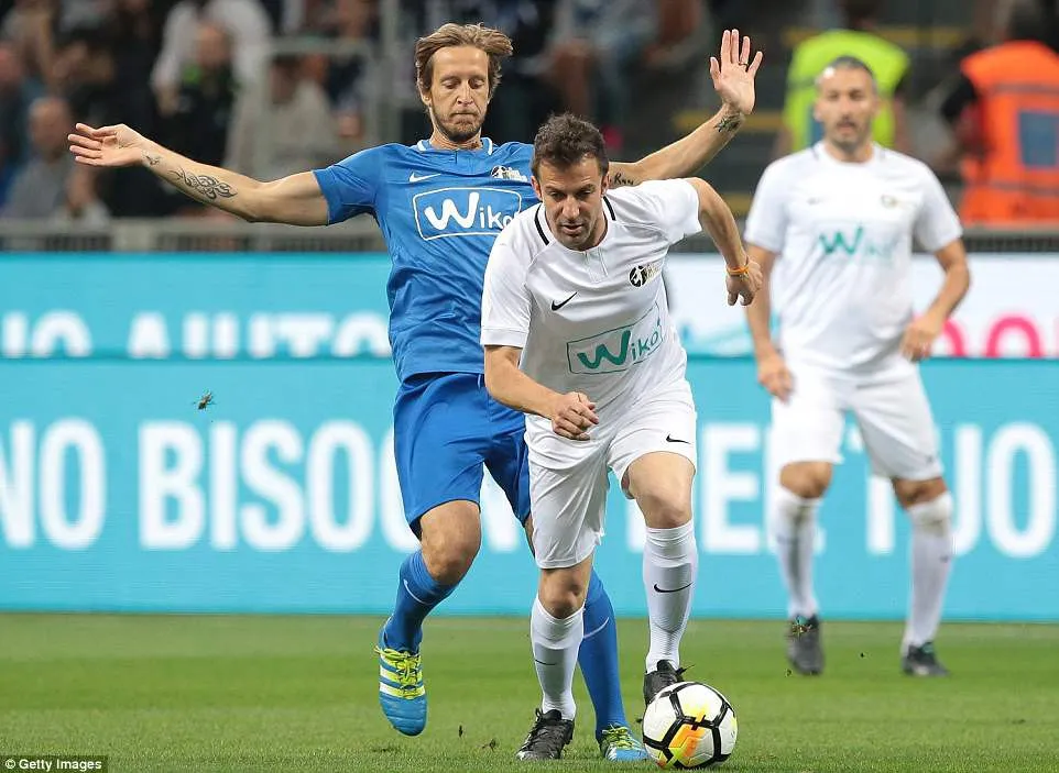 Những ng&ocirc;i sao g&oacute;p mặt trong trận đấu chia tay Andrea Pirlo - Ảnh 10.