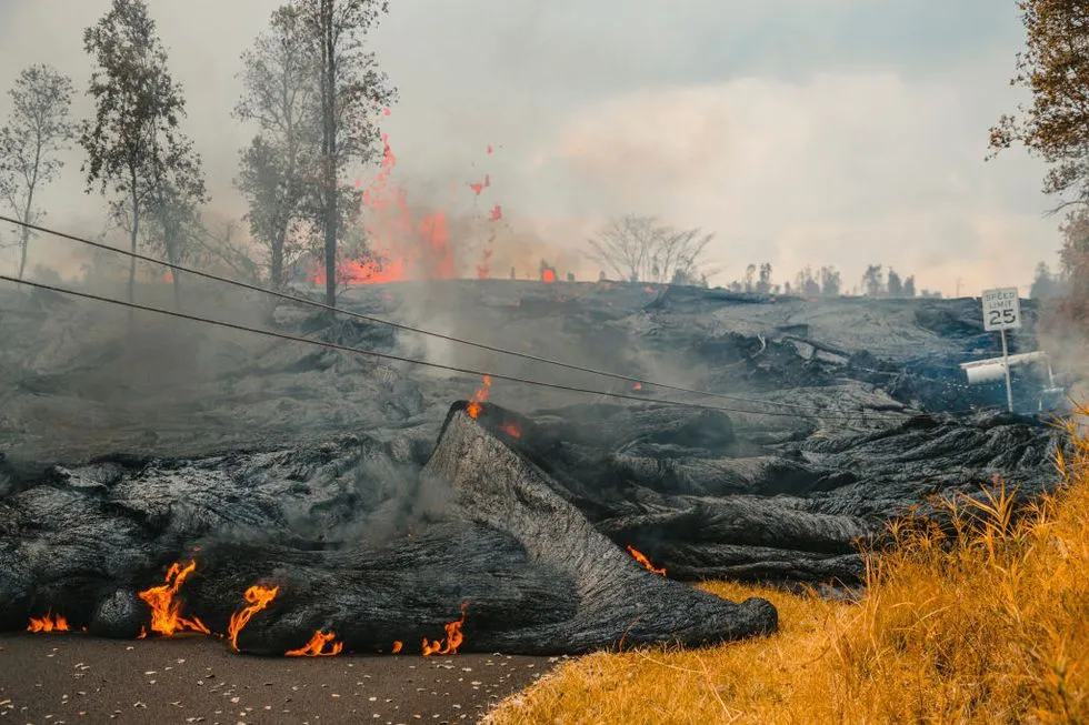 Dung nham núi lửa Kilauea tuôn trào - Ảnh 4.