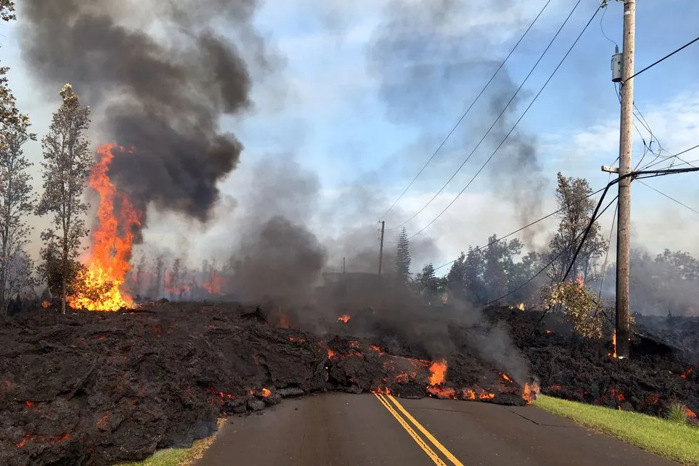 Dung nham núi lửa Kilauea tuôn trào - Ảnh 6.