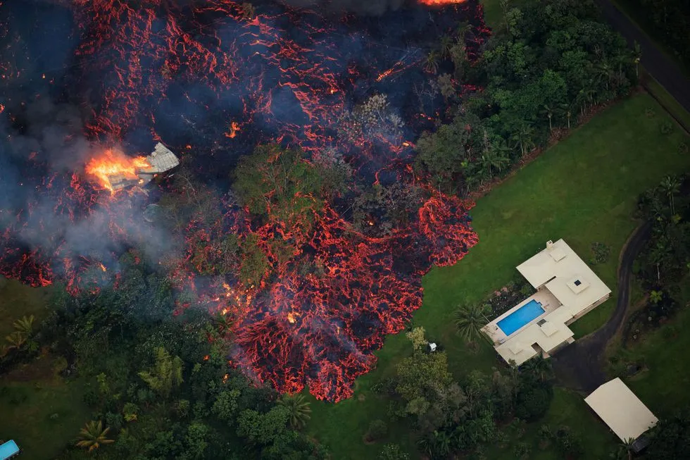 Dung nham núi lửa Kilauea tuôn trào - Ảnh 7.