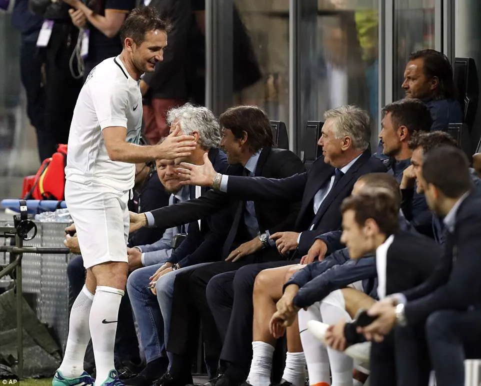 Những ng&ocirc;i sao g&oacute;p mặt trong trận đấu chia tay Andrea Pirlo - Ảnh 7.