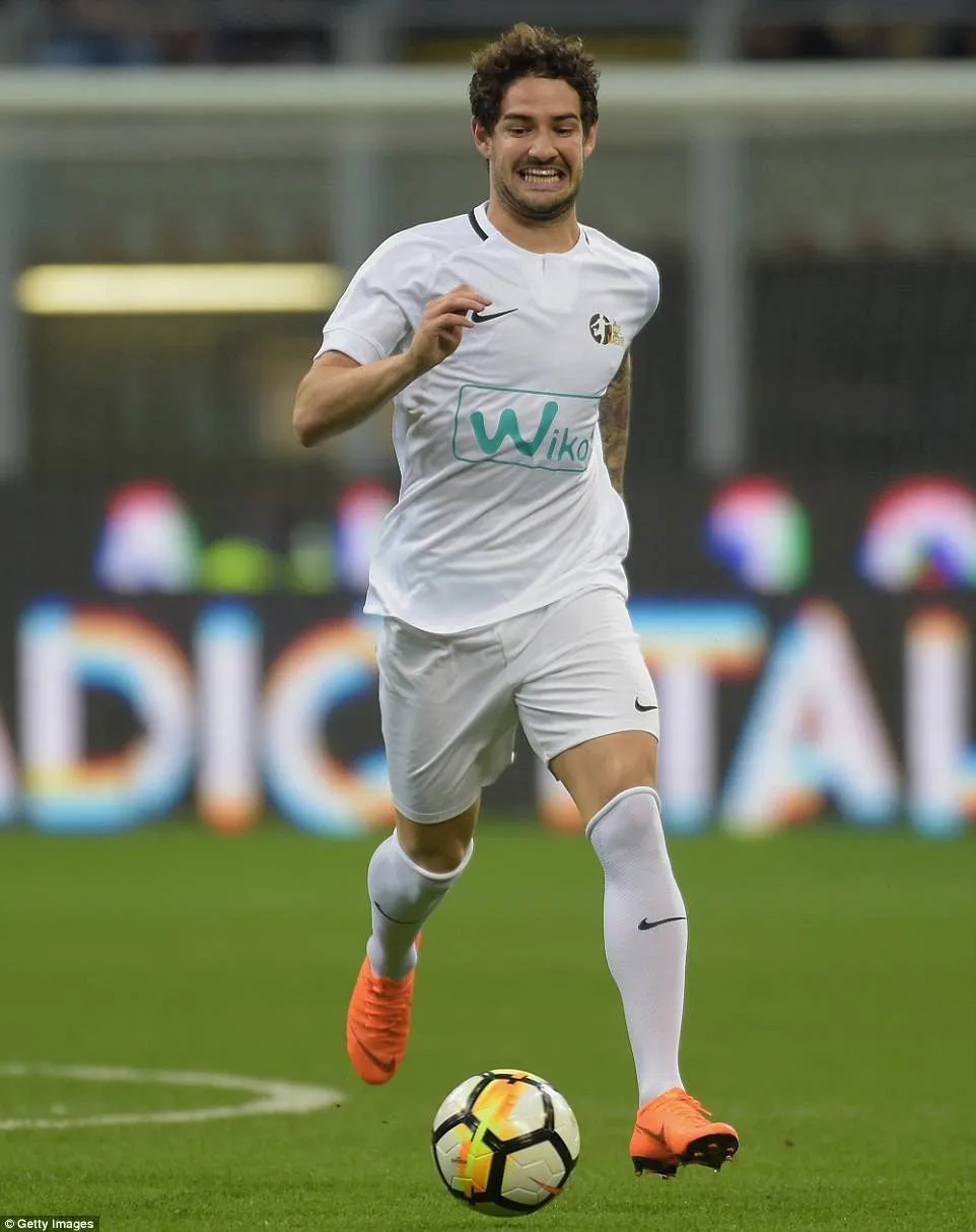 Những ng&ocirc;i sao g&oacute;p mặt trong trận đấu chia tay Andrea Pirlo - Ảnh 5.