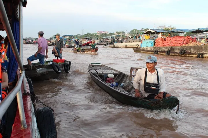 Trải nghiệm một ngày ở chợ nổi Cái Răng - Cần Thơ - Ảnh 11.