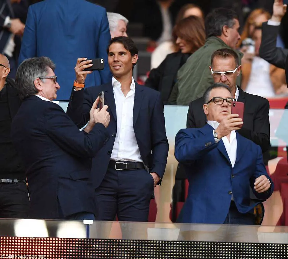 Chùm ảnh: Arsenal thất bại trước Atletico Madrid, dừng bước ở bán kết Europa League - Ảnh 14. Chùm ảnh: Arsenal thất bại trước Atletico Madrid, dừng bước ở bán kết Europa League - Ảnh 14.