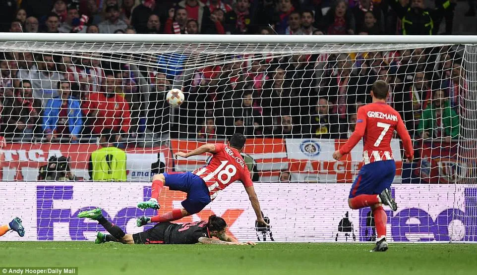 Chùm ảnh: Arsenal thất bại trước Atletico Madrid, dừng bước ở bán kết Europa League - Ảnh 6. Chùm ảnh: Arsenal thất bại trước Atletico Madrid, dừng bước ở bán kết Europa League - Ảnh 6.