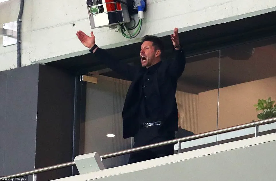 Chùm ảnh: Arsenal thất bại trước Atletico Madrid, dừng bước ở bán kết Europa League - Ảnh 10. Chùm ảnh: Arsenal thất bại trước Atletico Madrid, dừng bước ở bán kết Europa League - Ảnh 10.