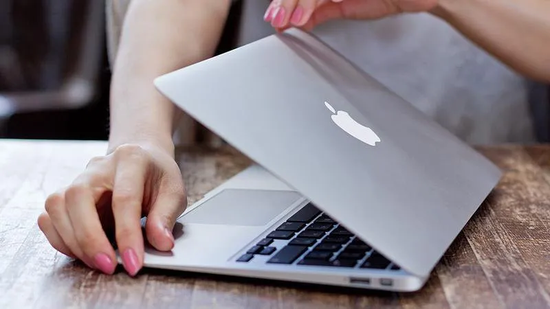 Mua MacBook Air ư? Hãy kiên nhẫn! - Ảnh 1.