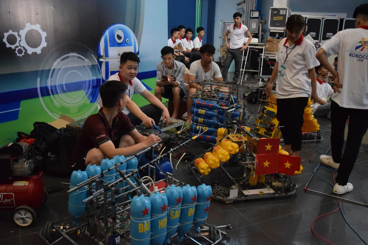 Robocon Việt Nam 2018: Các đội tuyển tất bật thử sân trước thềm chung kết - Ảnh 4.