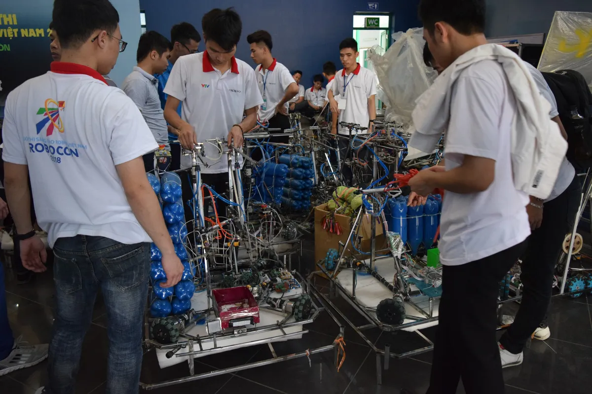 Robocon Việt Nam 2018: Các đội tuyển tất bật thử sân trước thềm chung kết - Ảnh 6.