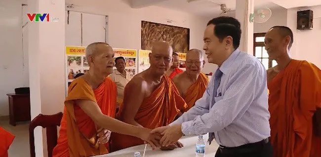 Ông Trần Thanh Mẫn và ông Trần Cẩm Tú được bầu bổ sung vào Ban Bí thư - Ảnh 1. Ông Trần Thanh Mẫn và ông Trần Cẩm Tú được bầu bổ sung vào Ban Bí thư - Ảnh 1.
