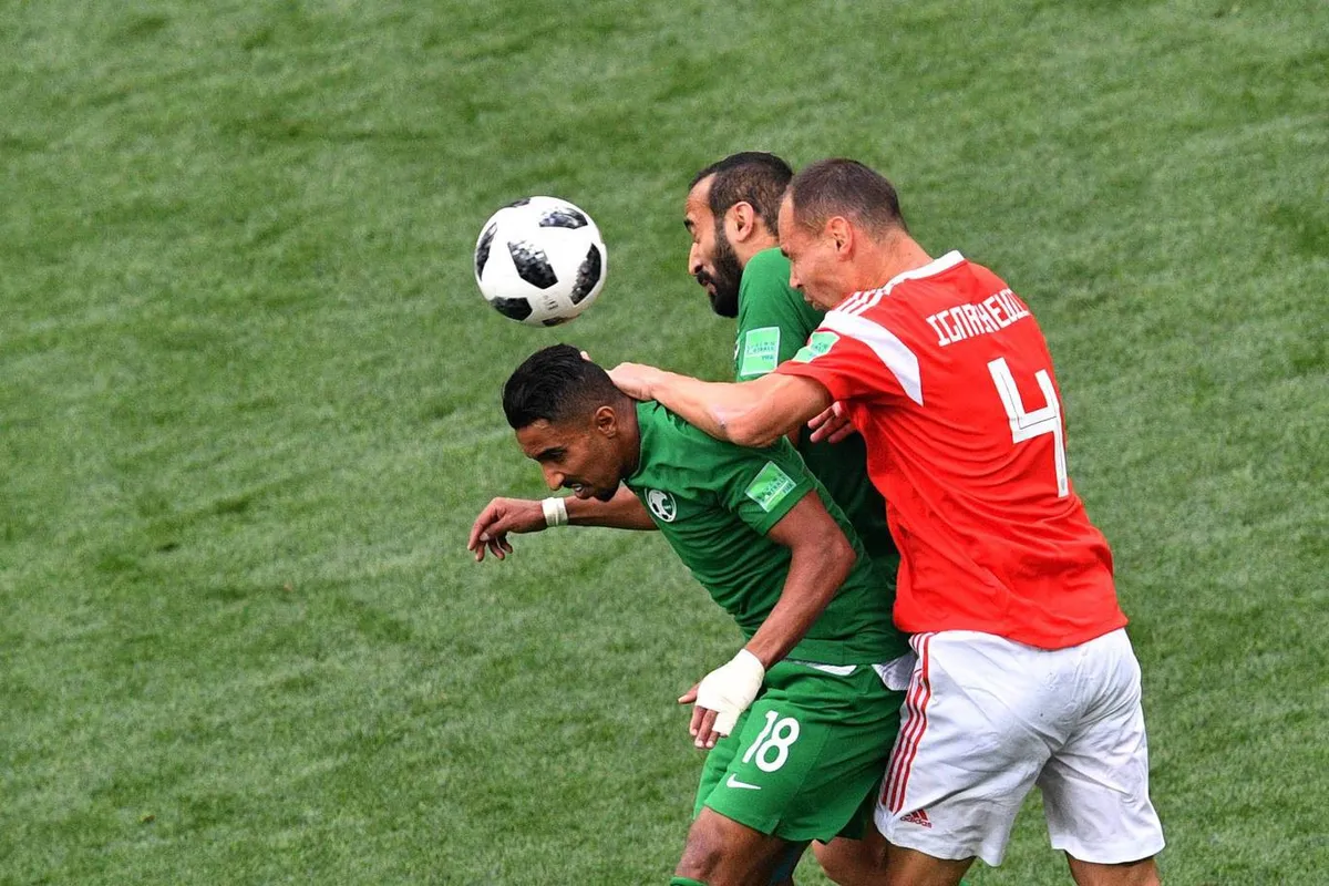 Bảng A FIFA World Cup&trade; 2018: Chủ nh&agrave; Nga đừng ngủ qu&ecirc;n tr&ecirc;n chiến thắng - Ảnh 1.