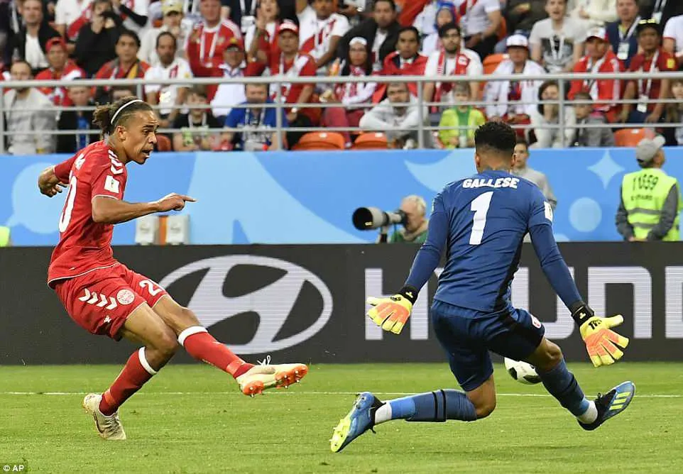 Chấm điểm Peru 0 - 1 Đan Mạch: Người h&ugrave;ng v&agrave; tội đồ - Ảnh 2.