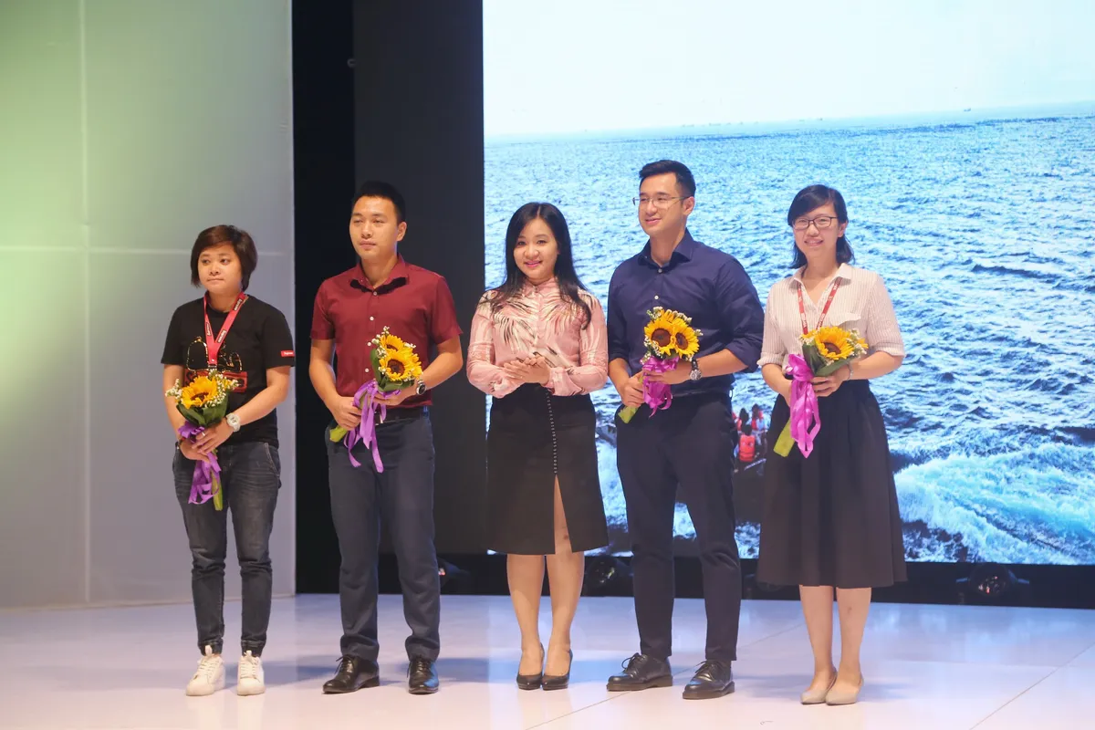Chi đoàn Trung tâm Sản xuất phim truyền hình giành giải Đặc biệt cuộc thi ảnh Nghề báo trong tôi là... - Ảnh 5. Chi đoàn Trung tâm Sản xuất phim truyền hình giành giải Đặc biệt cuộc thi ảnh Nghề báo trong tôi là... - Ảnh 5.