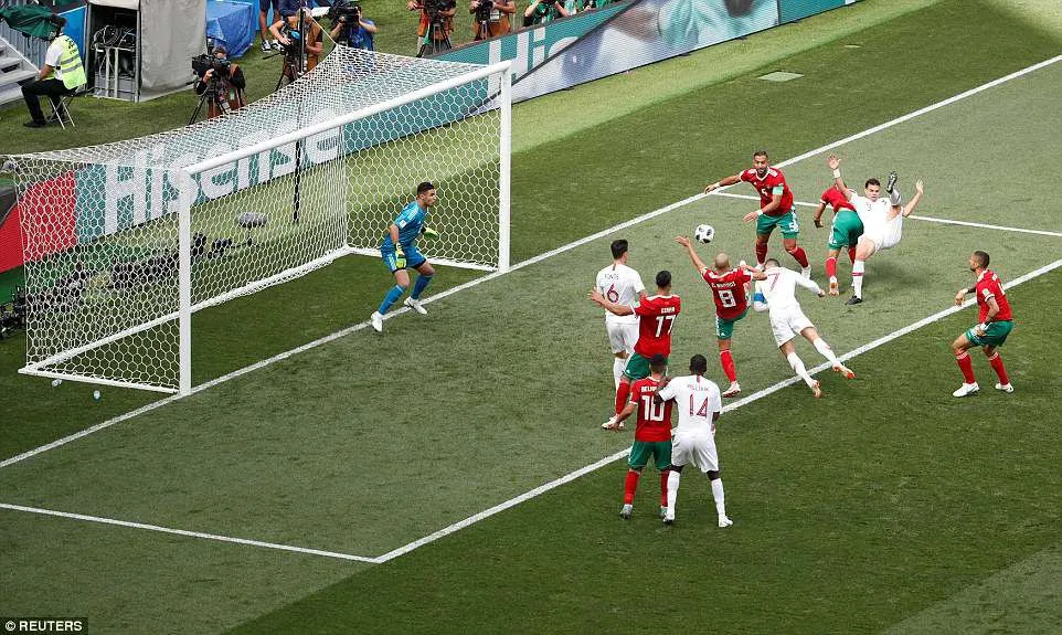 Cris Ronaldo: H&atilde;y bắt t&ocirc;i nếu c&oacute; thể! - Ảnh 1.