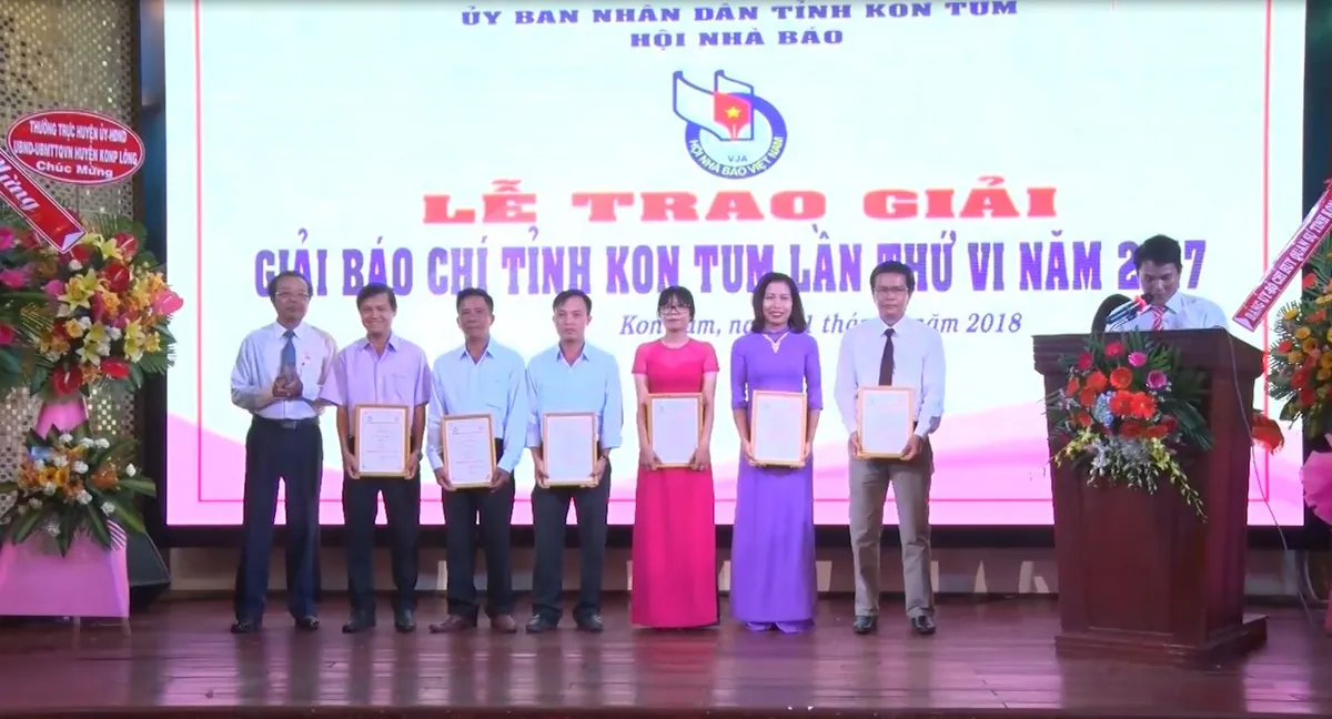 Nhiều hoạt động nhân Ngày Báo chí Cách mạng Việt Nam - Ảnh 2. Nhiều hoạt động nhân Ngày Báo chí Cách mạng Việt Nam - Ảnh 2.