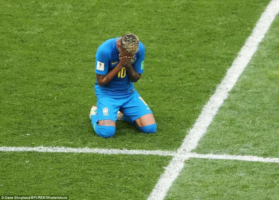 Ghi bàn dễ nhất sự nghiệp vào lưới ĐT Costa Rica, Neymar khóc nấc như trẻ con - Ảnh 6. Ghi bàn dễ nhất sự nghiệp vào lưới ĐT Costa Rica, Neymar khóc nấc như trẻ con - Ảnh 6.