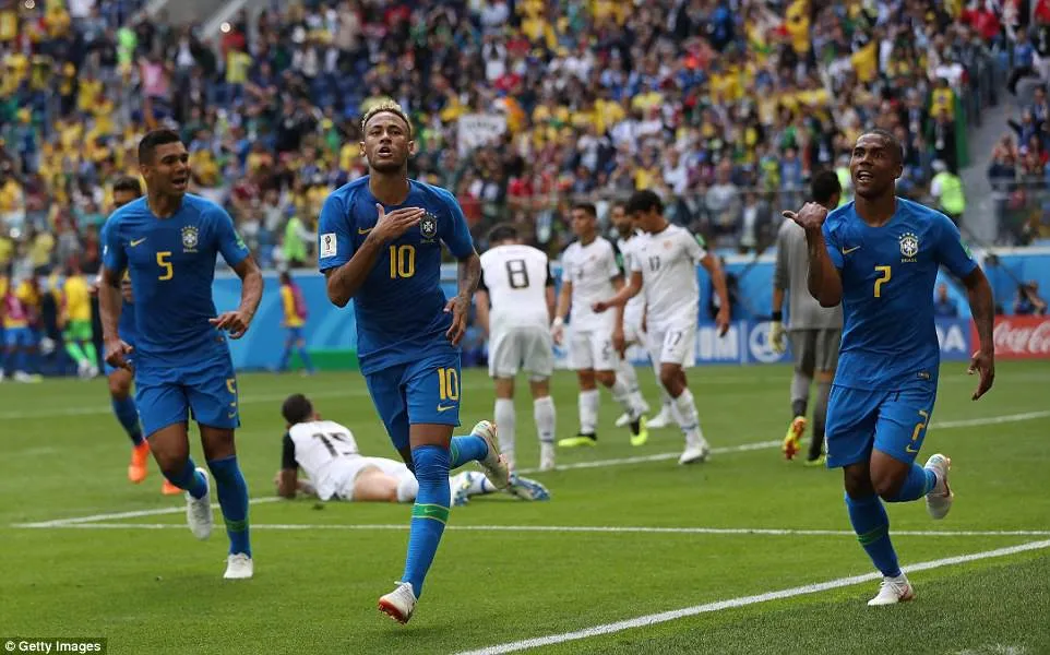 Ghi bàn dễ nhất sự nghiệp vào lưới ĐT Costa Rica, Neymar khóc nấc như trẻ con - Ảnh 5. Ghi bàn dễ nhất sự nghiệp vào lưới ĐT Costa Rica, Neymar khóc nấc như trẻ con - Ảnh 5.