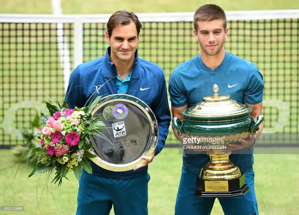 Chung kết Halle mở rộng 2018: Federer bất ngờ bại trận - Ảnh 2. Chung kết Halle mở rộng 2018: Federer bất ngờ bại trận - Ảnh 2.