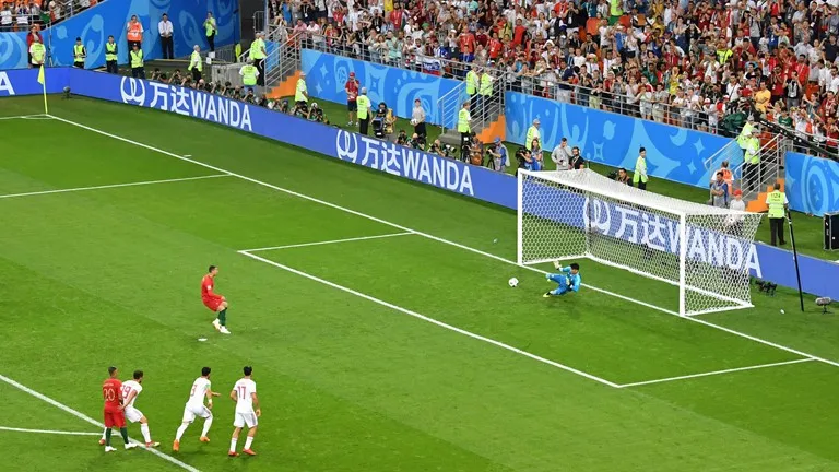 Đội hình tiêu biểu FIFA World Cup™ 2018 ngày 25/6: Cris Ronaldo mất hình - Ảnh 1.