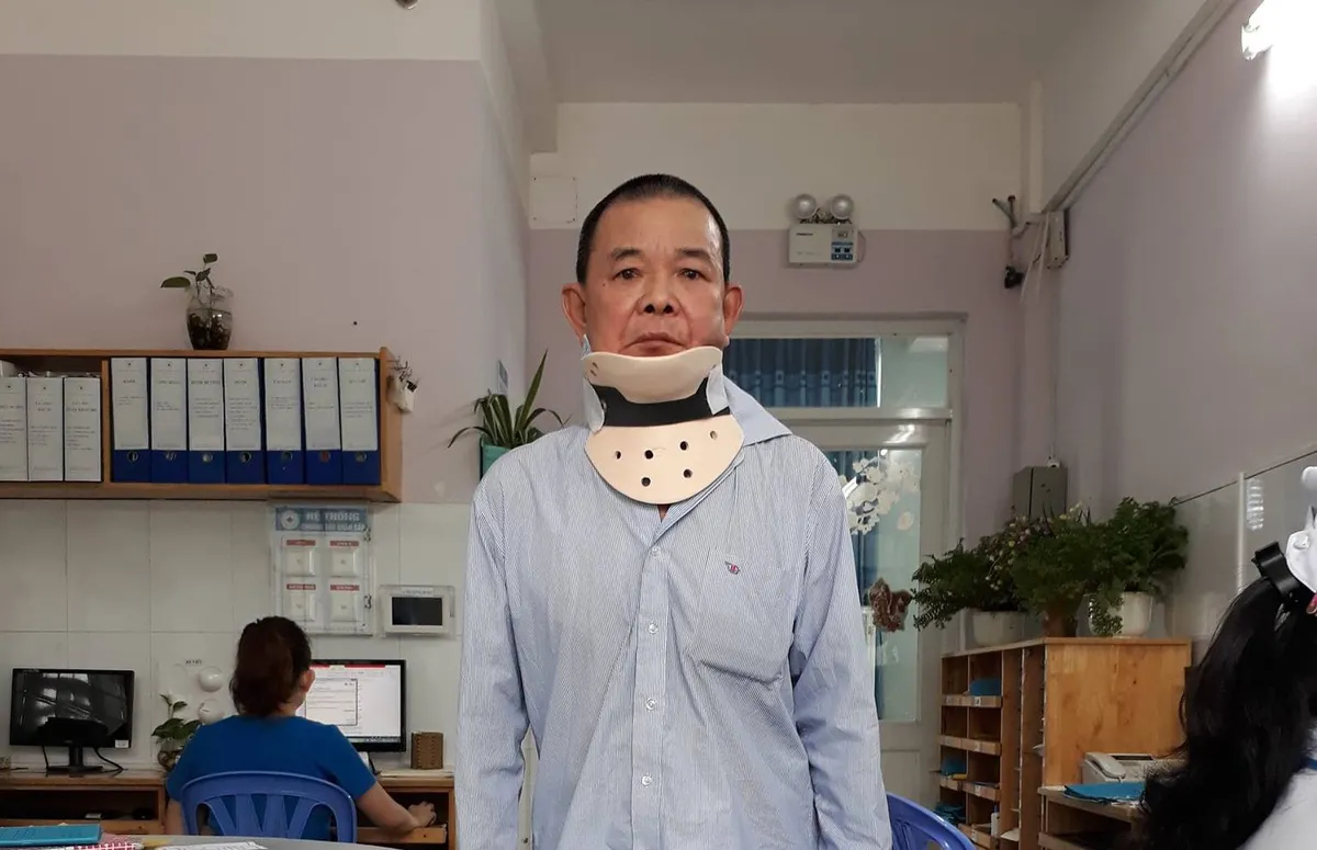 Kịp thời phẫu thuật cho bệnh nhân gãy đốt sống cổ - Ảnh 1. Kịp thời phẫu thuật cho bệnh nhân gãy đốt sống cổ - Ảnh 1.