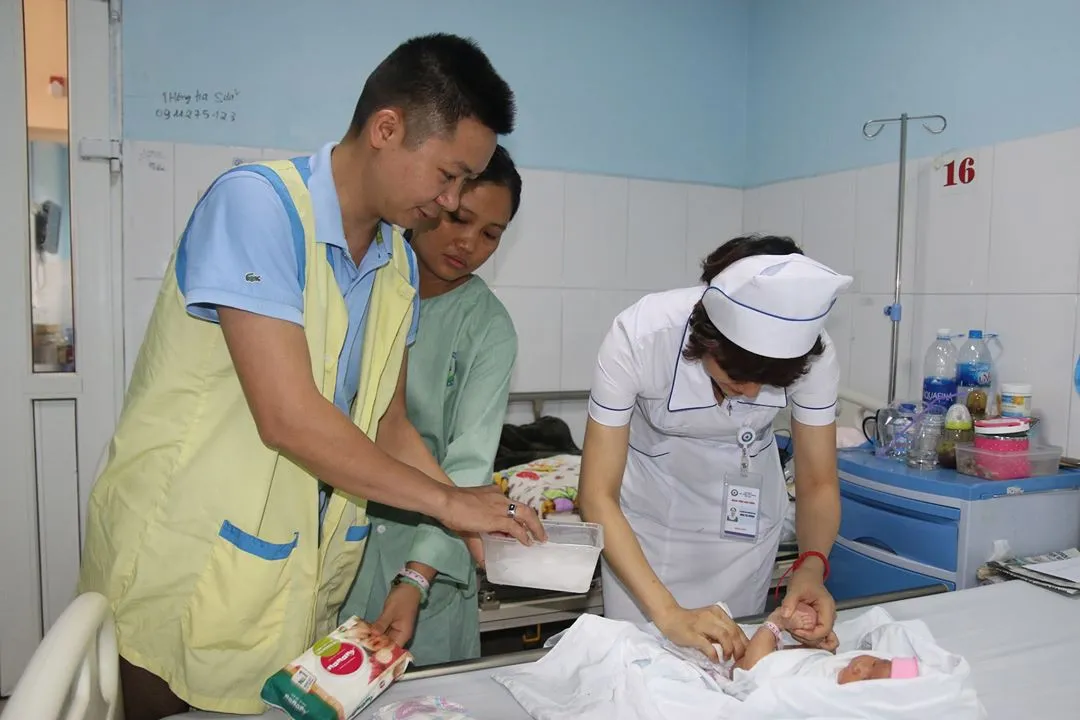 Hạnh phúc được làm cha ở tuổi 40 - Ảnh 2. Hạnh phúc được làm cha ở tuổi 40 - Ảnh 2.