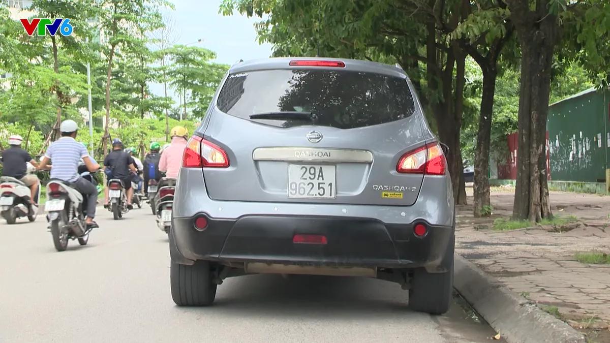 Mách bạn những bí kíp lùi xe an toàn! - Ảnh 2.