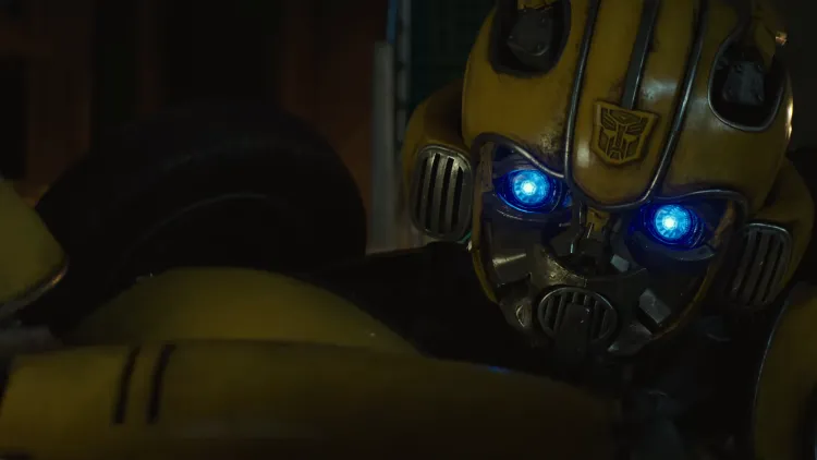 Bumblebee tung trailer, chính thức trở lại màn ảnh rộng vào dịp cuối năm 2018 - Ảnh 3.