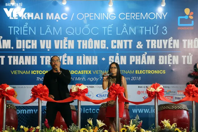 Không khí nhộn nhịp trong ngày khai mạc Vietnam ICT COMM 2018 - Ảnh 3.