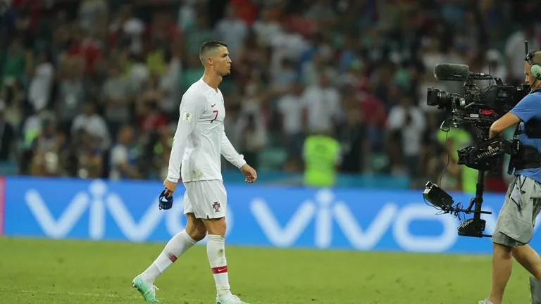 Cris Ronaldo n&oacute;i g&igrave; sau khi Bồ Đ&agrave;o Nha bị loại khỏi FIFA World Cup&trade; 2018? - Ảnh 1.