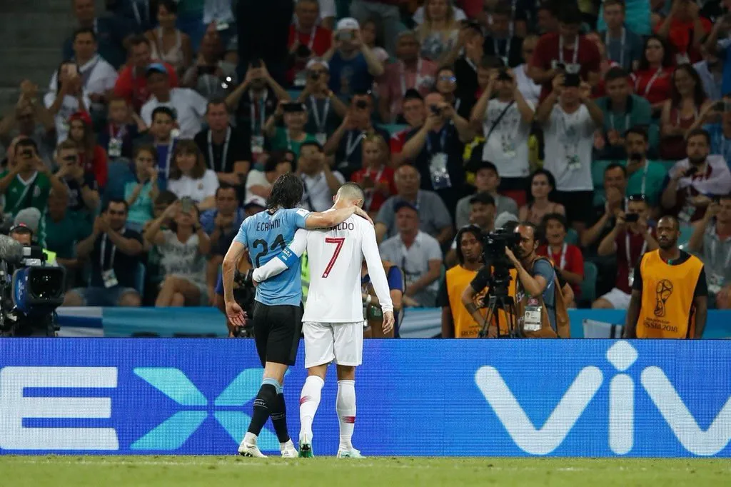 Bị loại đau đớn, Cris Ronaldo vẫn cực fair-play - Ảnh 4.