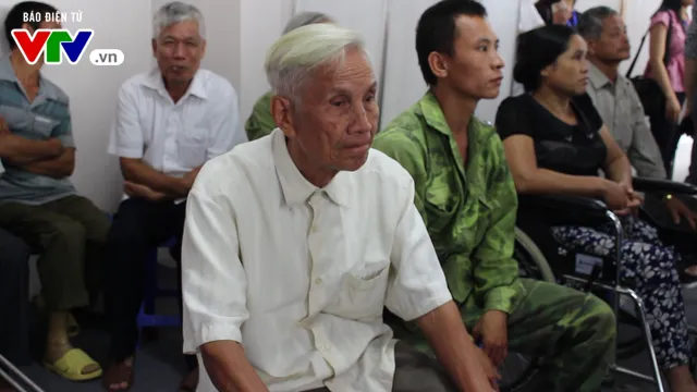 Bệnh viện Hữu nghị Lạc Việt: Lắp chân giả miễn phí cho thương bệnh binh và người khuyết tật - Ảnh 1.