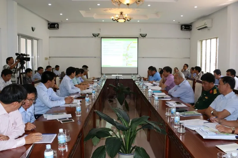 Thống nhất phương án triển khai hướng tuyến Đường sắt tốc độ cao Bắc-Nam đoạn Khánh Hòa - Ảnh 1. Thống nhất phương án triển khai hướng tuyến Đường sắt tốc độ cao Bắc-Nam đoạn Khánh Hòa - Ảnh 1.