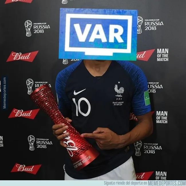 Ảnh chế chung kết FIFA World Cup™ 2018: VAR mới là cầu thủ xuất sắc nhất - Ảnh 1. Ảnh chế chung kết FIFA World Cup™ 2018: VAR mới là cầu thủ xuất sắc nhất - Ảnh 1.