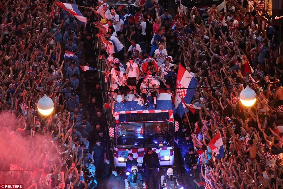 ĐT Croatia trở về sau chiến tích lịch sử: Còn bữa tiệc nào hoành tráng hơn thế? - Ảnh 7.