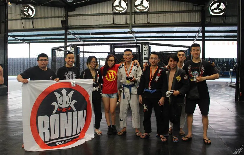 Chàng trai làm bảo vệ nuôi giấc mơ vô địch thế giới bộ môn võ thuật Brazilian Jiu-Jitsu - Ảnh 2. Chàng trai làm bảo vệ nuôi giấc mơ vô địch thế giới bộ môn võ thuật Brazilian Jiu-Jitsu - Ảnh 2.