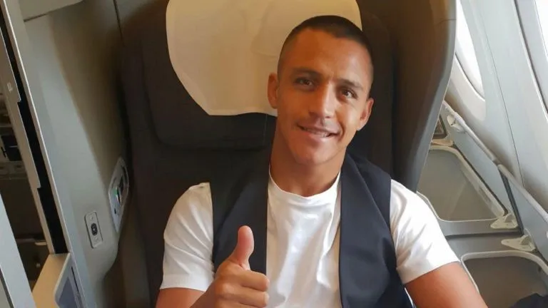 Sanchez hội quân cùng Manchester United - Ảnh 1. Sanchez hội quân cùng Manchester United - Ảnh 1.