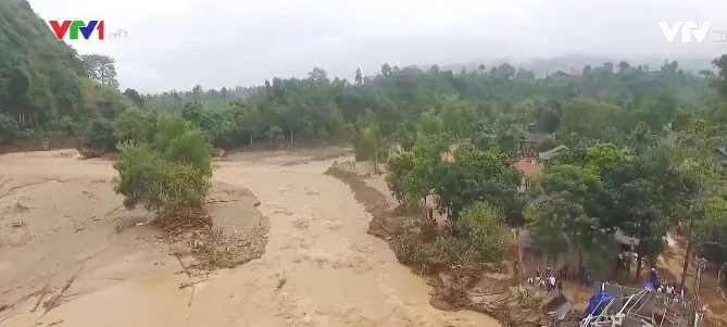 Yên Bái: Mưa lũ khiến 3 xã bị cô lập hoàn toàn về giao thông và thông tin liên lạc - Ảnh 1.