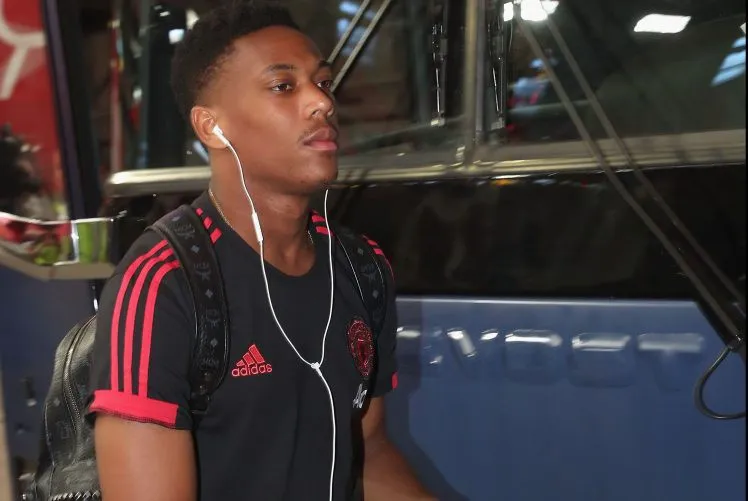Mourinho điên tiết vì hành động vô kỷ luật của Martial - Ảnh 1. Mourinho điên tiết vì hành động vô kỷ luật của Martial - Ảnh 1.