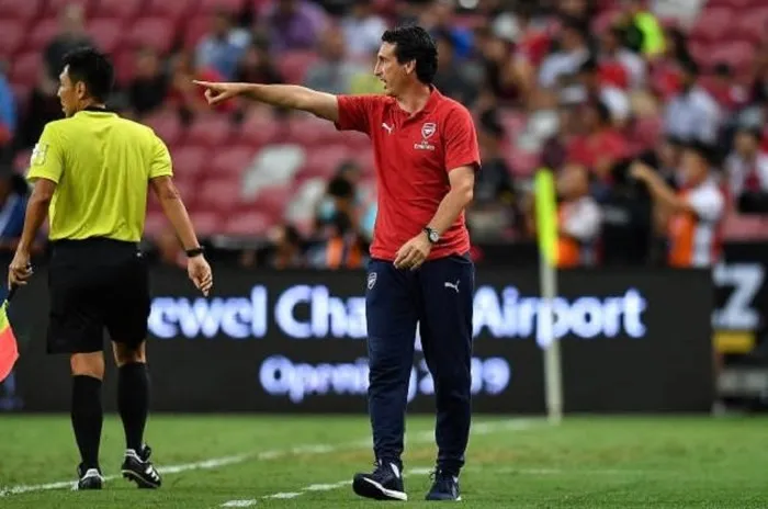 HLV Unai Emery chính thức lên tiếng về việc xích mích với Mesut Ozil - Ảnh 1.