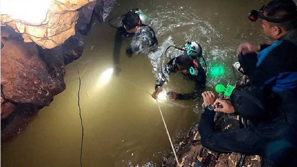 Tìm phương án tối ưu giải cứu đội bóng Thái Lan khỏi hang Tham Luang - Ảnh 2.