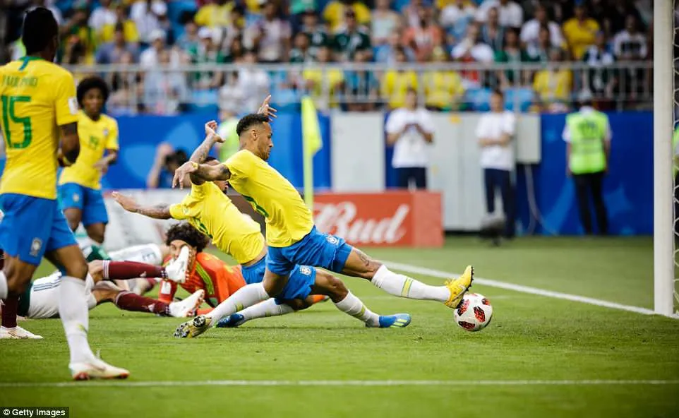 Tam tấu PSG “đại náo” vòng 1/8 FIFA World Cup™ 2018 - Ảnh 1. Tam tấu PSG “đại náo” vòng 1/8 FIFA World Cup™ 2018 - Ảnh 1.