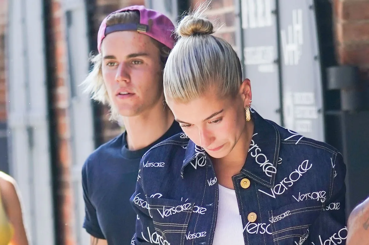 Bất ngờ Justin Bieber đính hôn với tình mới Hailey Baldwin - Ảnh 1.