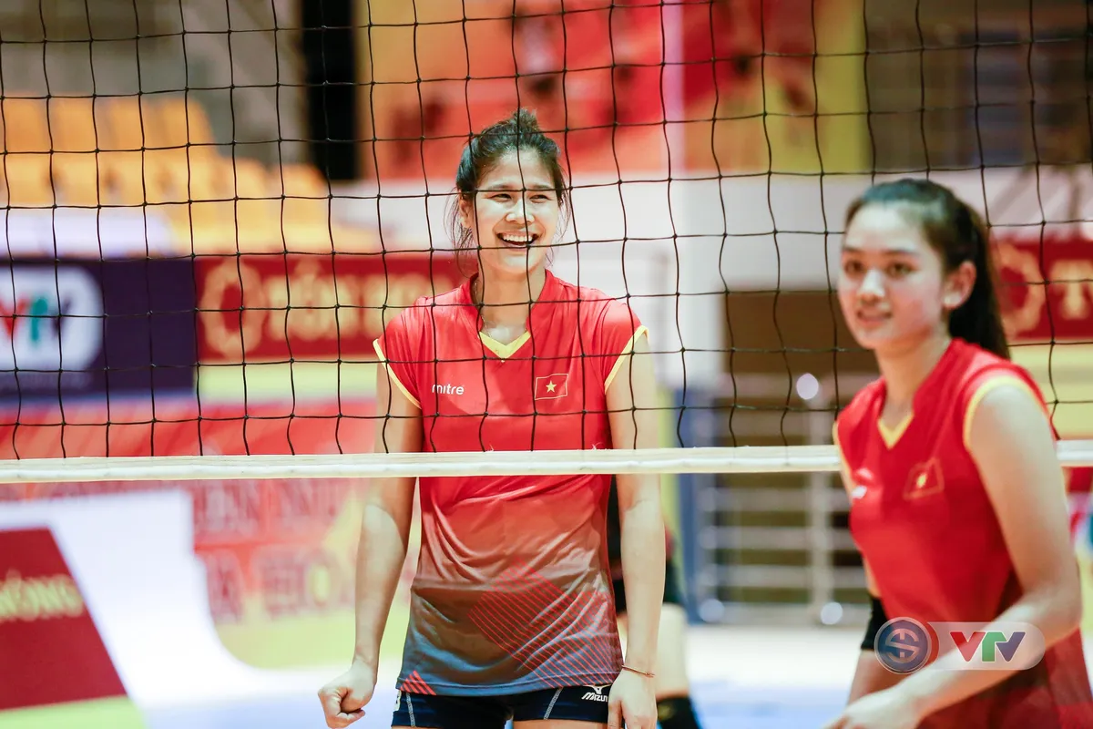 VTV Cup Ống nhựa Hoa Sen 2018: ĐT bóng chuyền nữ Việt Nam tập buổi đầu tiên tại Hà Tĩnh - Ảnh 9. VTV Cup Ống nhựa Hoa Sen 2018: ĐT bóng chuyền nữ Việt Nam tập buổi đầu tiên tại Hà Tĩnh - Ảnh 9.