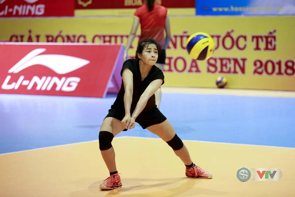 VTV Cup Ống nhựa Hoa Sen 2018: ĐT bóng chuyền nữ Việt Nam tập buổi đầu tiên tại Hà Tĩnh - Ảnh 4. VTV Cup Ống nhựa Hoa Sen 2018: ĐT bóng chuyền nữ Việt Nam tập buổi đầu tiên tại Hà Tĩnh - Ảnh 4.
